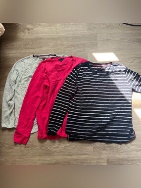 Tommy Hilfiger sweater bundle